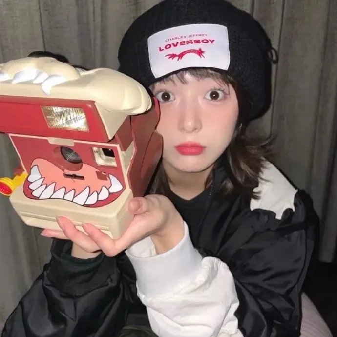 小资女孩向前冲